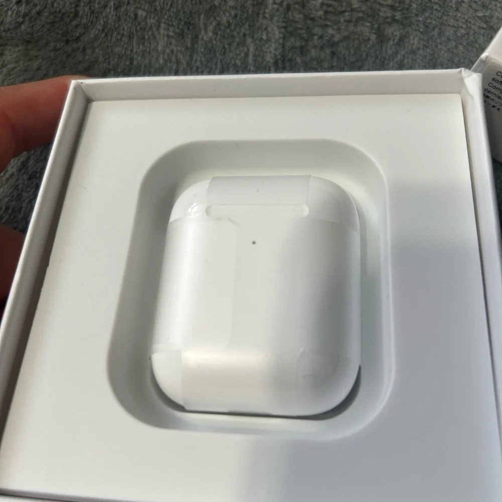 Wireless Earbuds with Charging Case - White air pods gen2